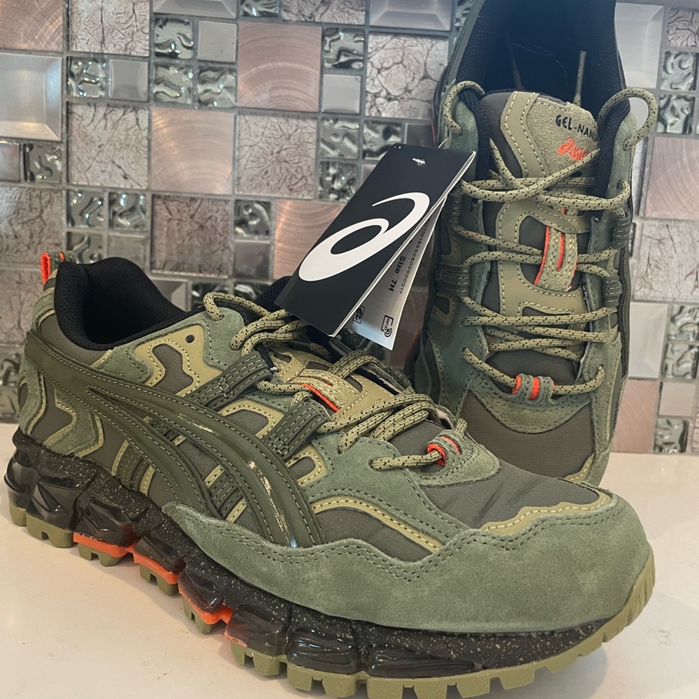 ASIC Unisex Tennis shoes